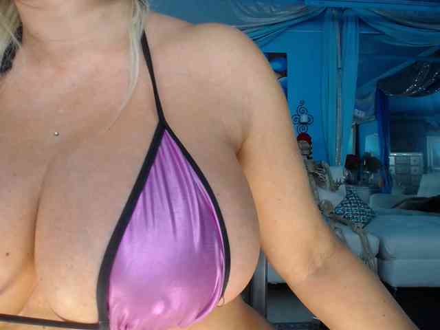 adrianna_fox