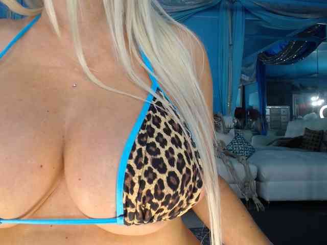 adrianna_fox webcam