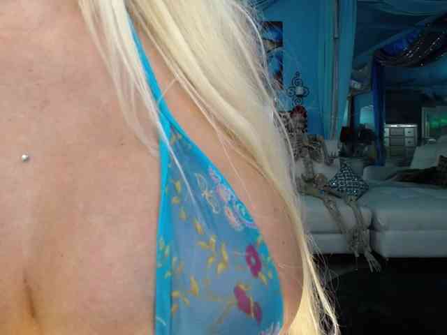 adrianna_fox