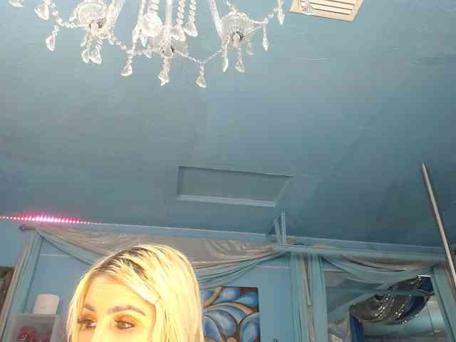 adrianna_fox webcam