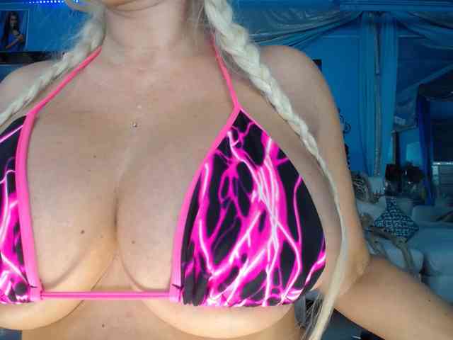 adrianna_fox webcam