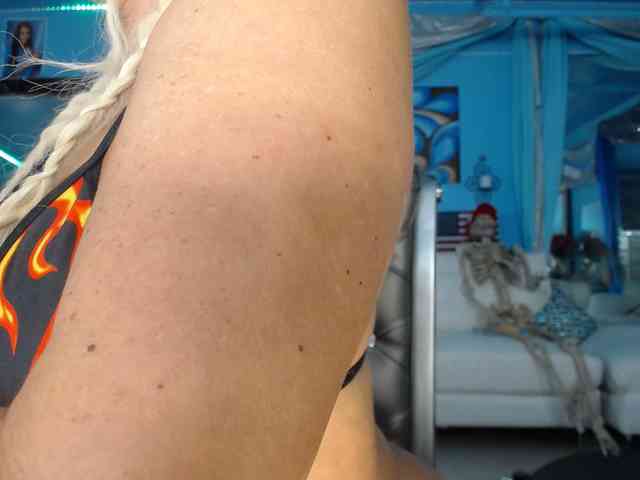 adrianna_fox webcam