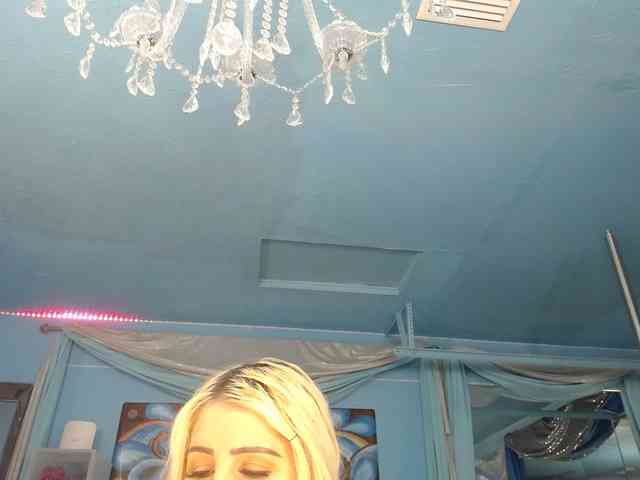 adrianna_fox webcam