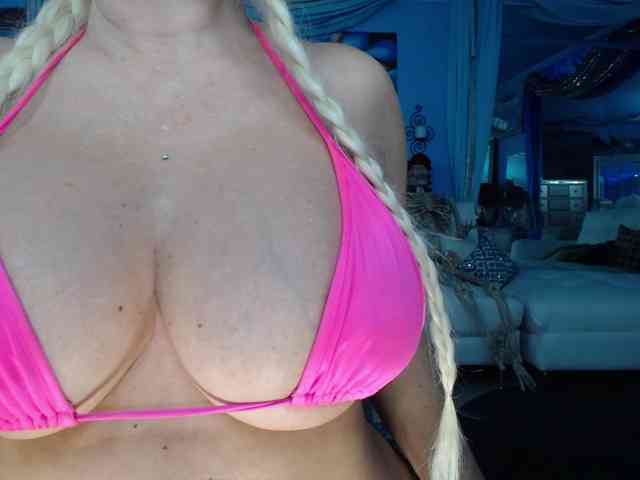 adrianna_fox