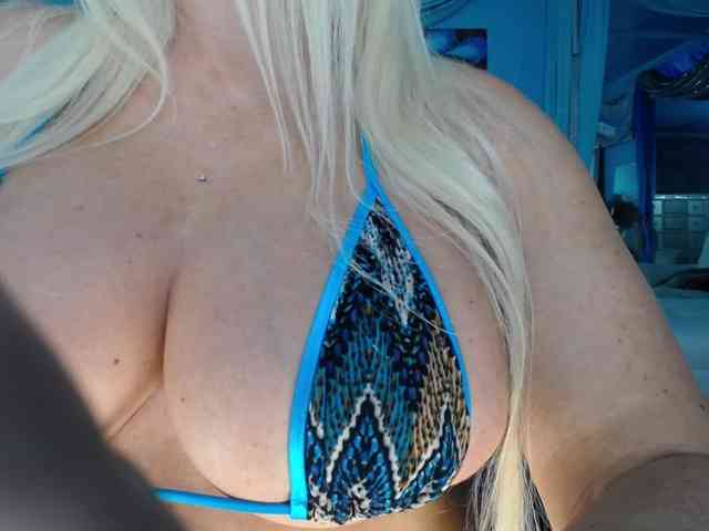 adrianna_fox webcam