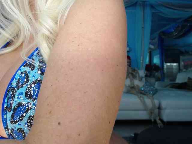 adrianna_fox webcam