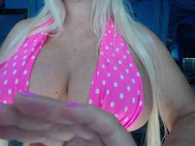 adrianna_fox webcam