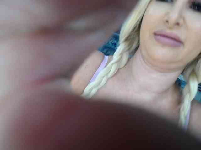 adrianna_fox