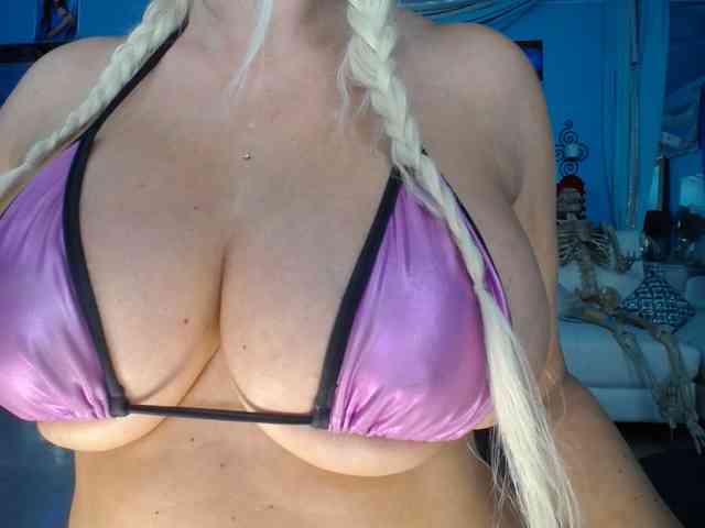 adrianna_fox webcam