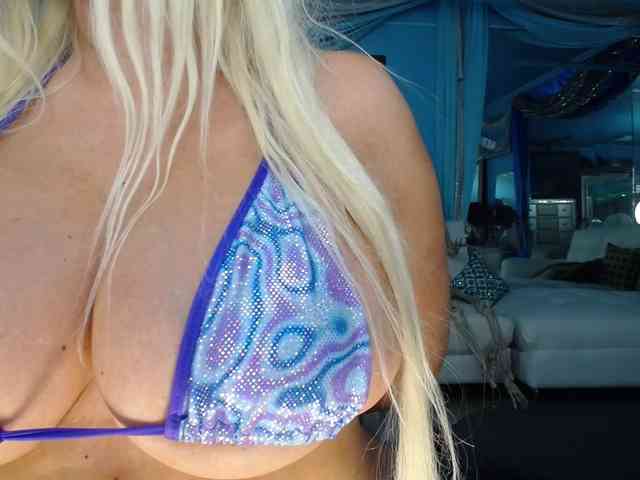 adrianna_fox
