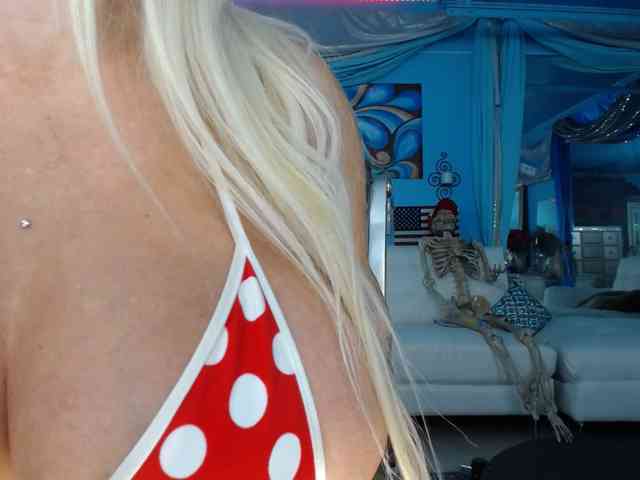 adrianna_fox webcam