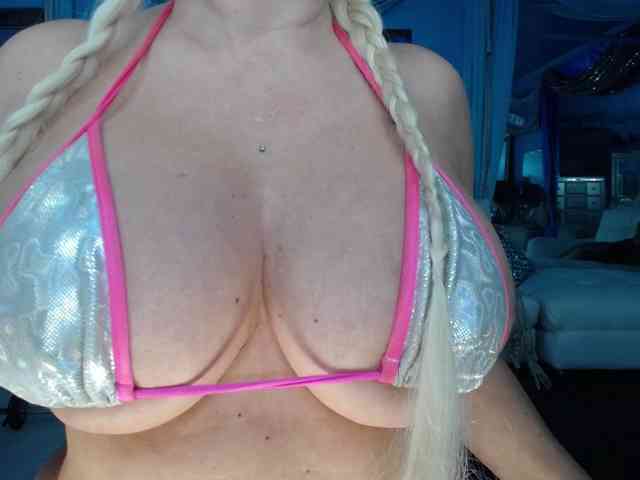 adrianna_fox