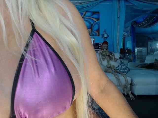 adrianna_fox webcam