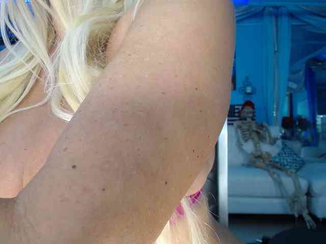 adrianna_fox webcam