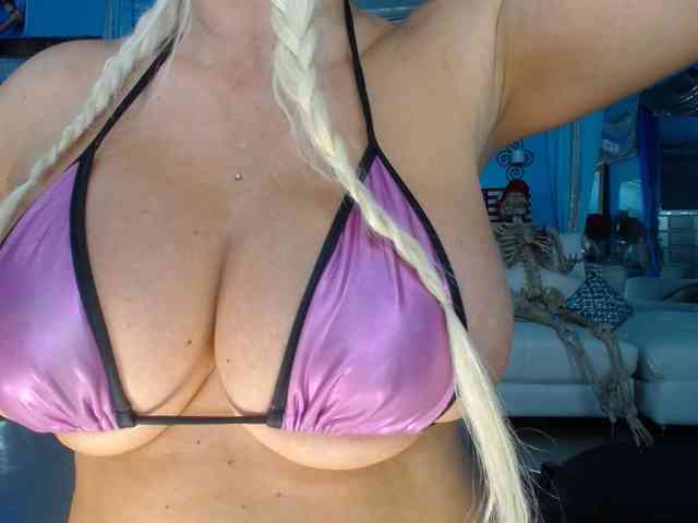 adrianna_fox webcam