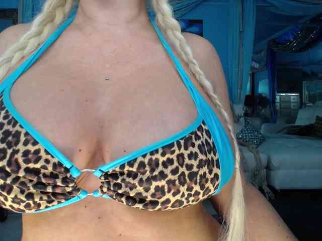 adrianna_fox