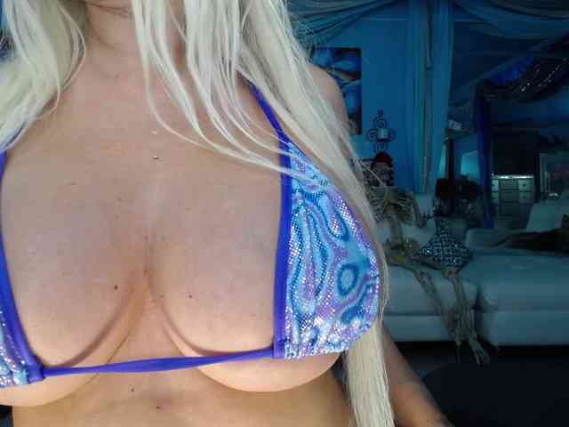 adrianna_fox webcam