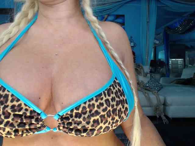 adrianna_fox