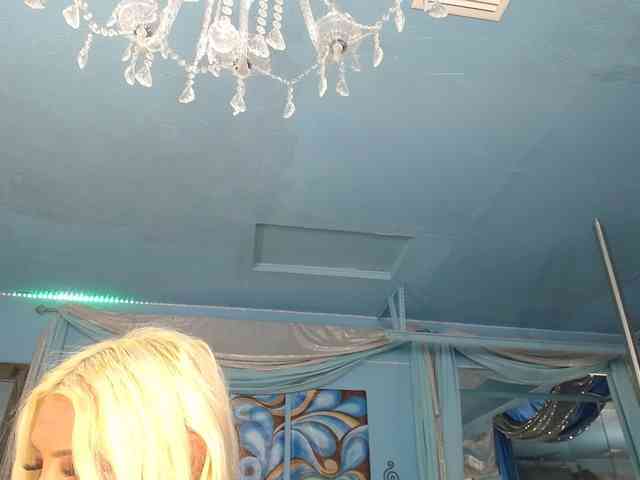 adrianna_fox webcam