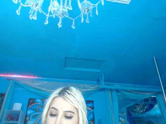 adrianna_fox