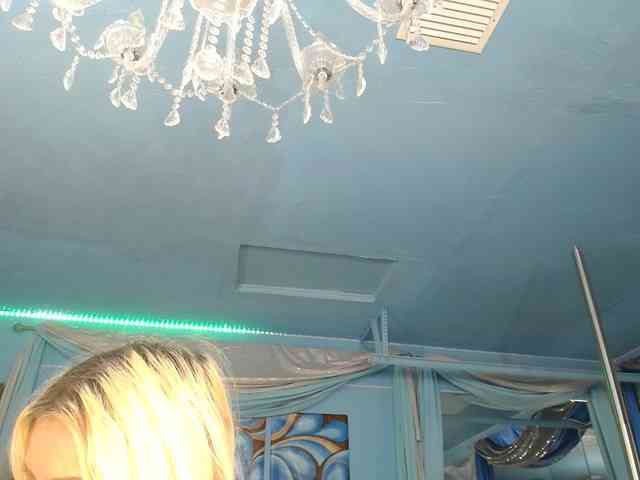 adrianna_fox webcam
