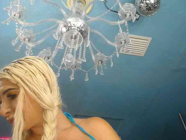 adrianna_fox webcam