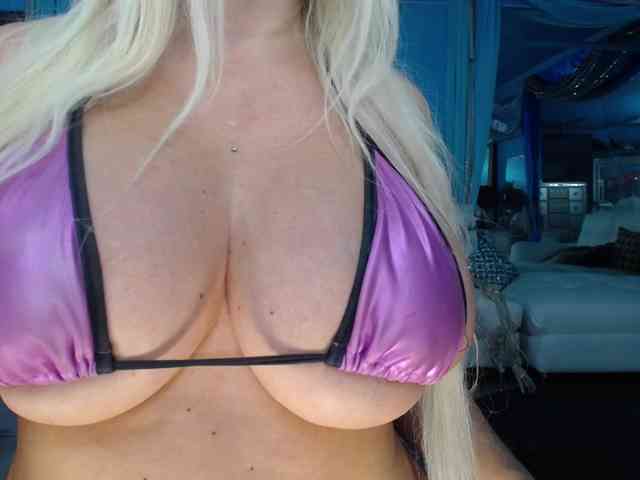 adrianna_fox