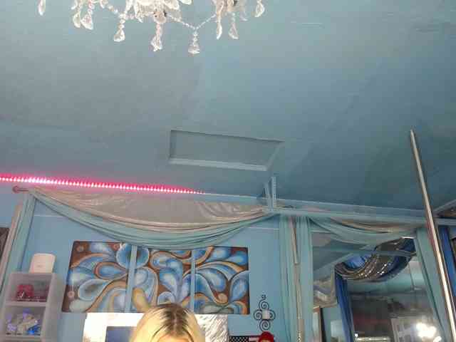 adrianna_fox webcam