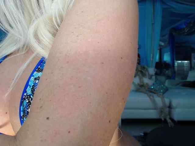 adrianna_fox webcam