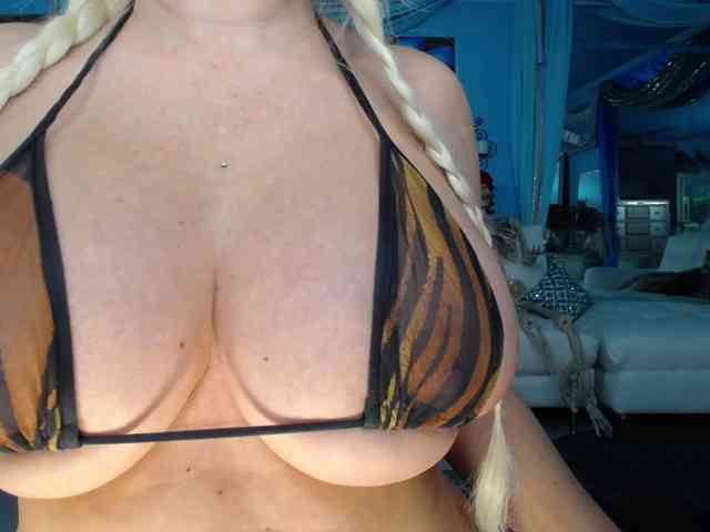 adrianna_fox