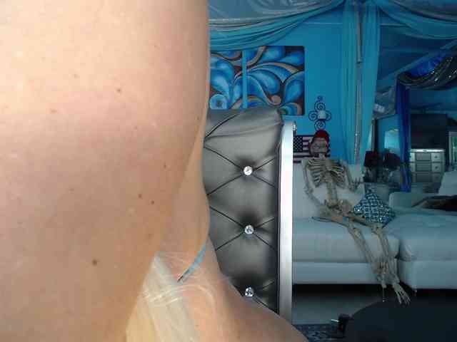 adrianna_fox webcam