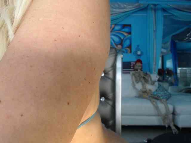 adrianna_fox webcam