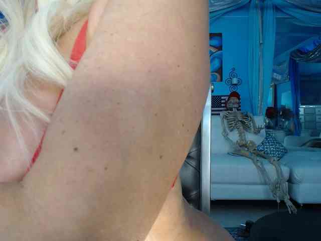adrianna_fox webcam