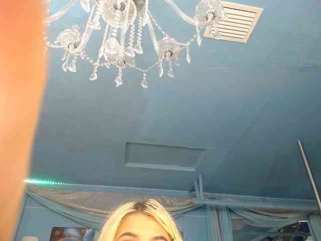 adrianna_fox webcam
