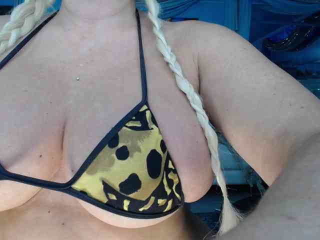 adrianna_fox