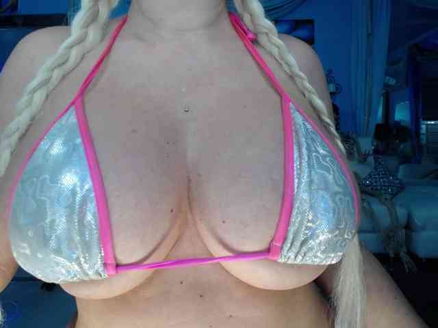 adrianna_fox