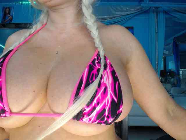 adrianna_fox webcam