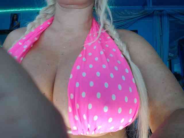 adrianna_fox webcam