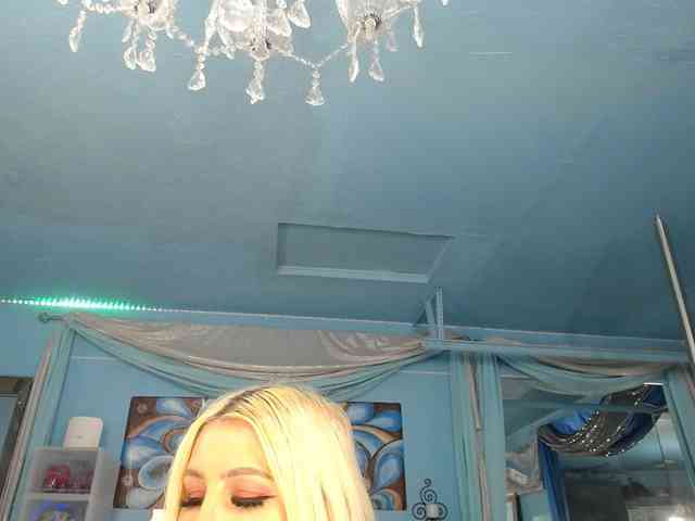 adrianna_fox webcam