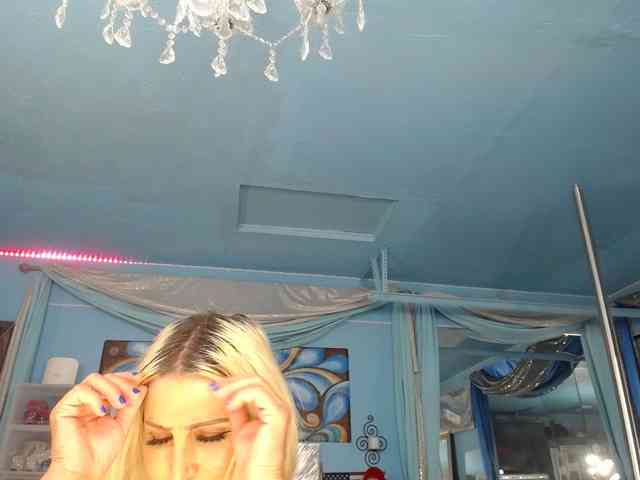 adrianna_fox webcam