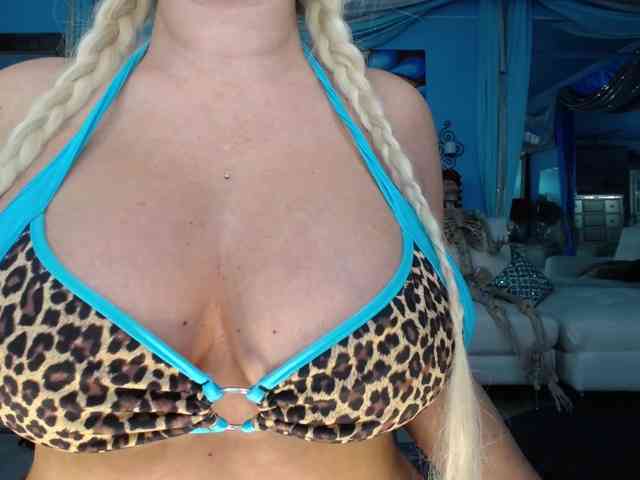 adrianna_fox