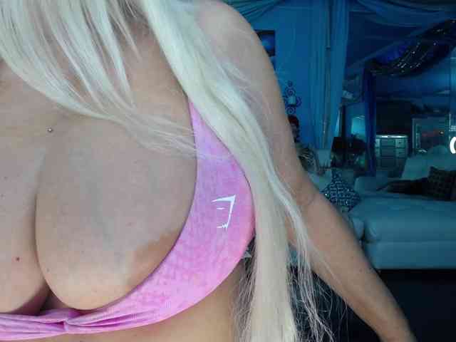 adrianna_fox webcam