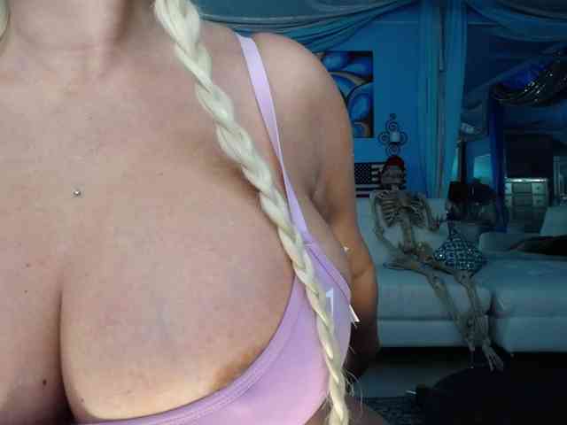 adrianna_fox