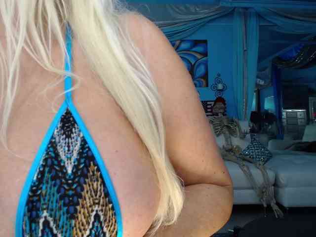 adrianna_fox webcam