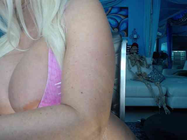 adrianna_fox webcam