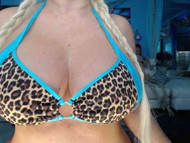 adrianna_fox
