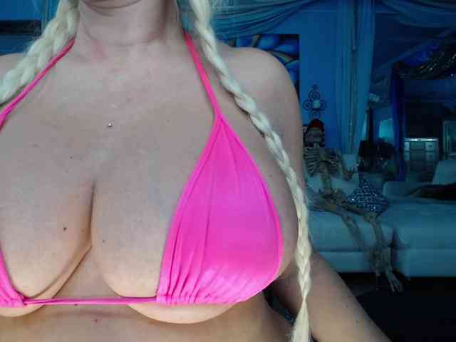 adrianna_fox