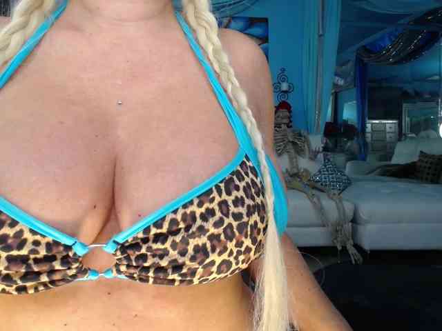 adrianna_fox