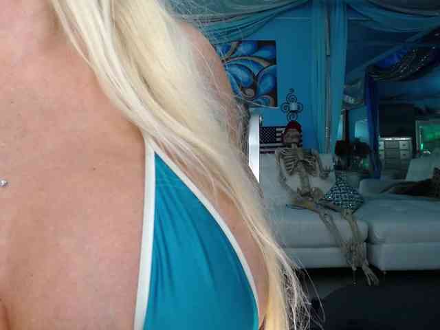 adrianna_fox webcam