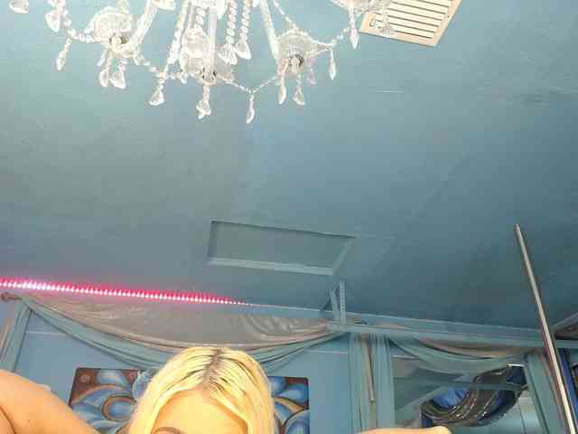 adrianna_fox webcam